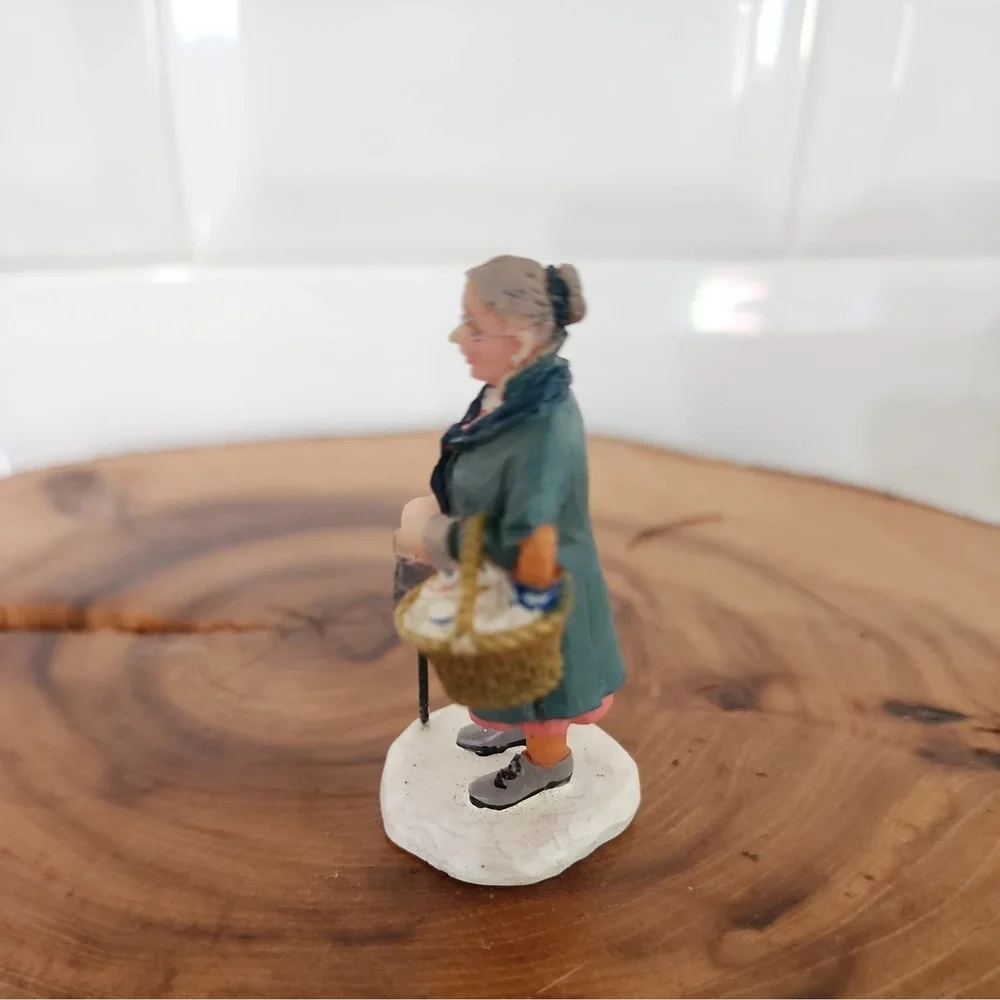 Lemax 2003 Grandma With Jam Holiday Seasonal Retired #32655A-R Cane Basket Bread